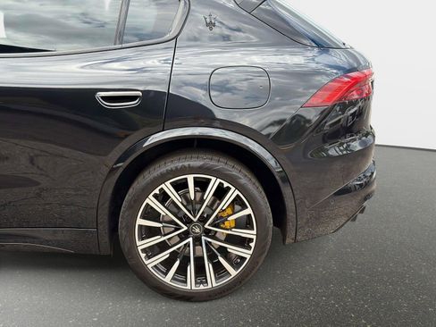 Used 2023 Maserati Grecale Modena AWD/4WD image 18