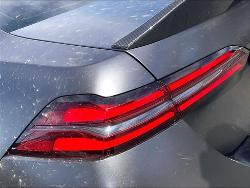 Used 2025 BMW M5 w/ Carbon Package image 30