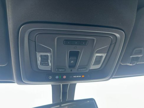 Used 2022 GMC Sierra 2500 SLT w/ SLT Convenience Package image 37