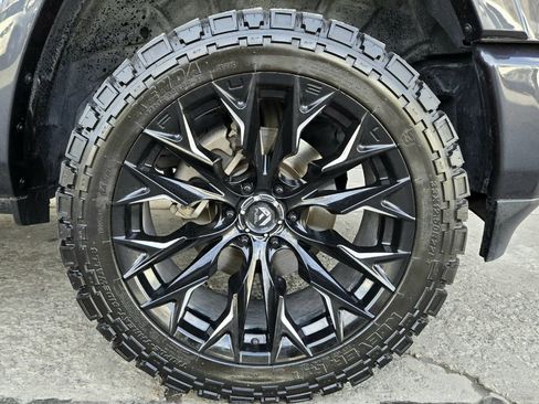 Used 2020 RAM 1500 Limited w/ Body Color Bumper Group image 18