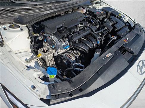 Used 2025 Hyundai Elantra Sport image 21