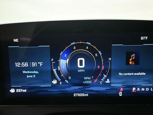 Used 2025 Chevrolet Traverse LT FWD image 11