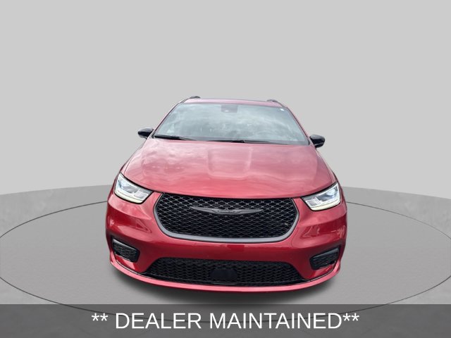 Certified 2025 Chrysler Pacifica Limited w/ Trailer Tow Group AWD/4WD image 2
