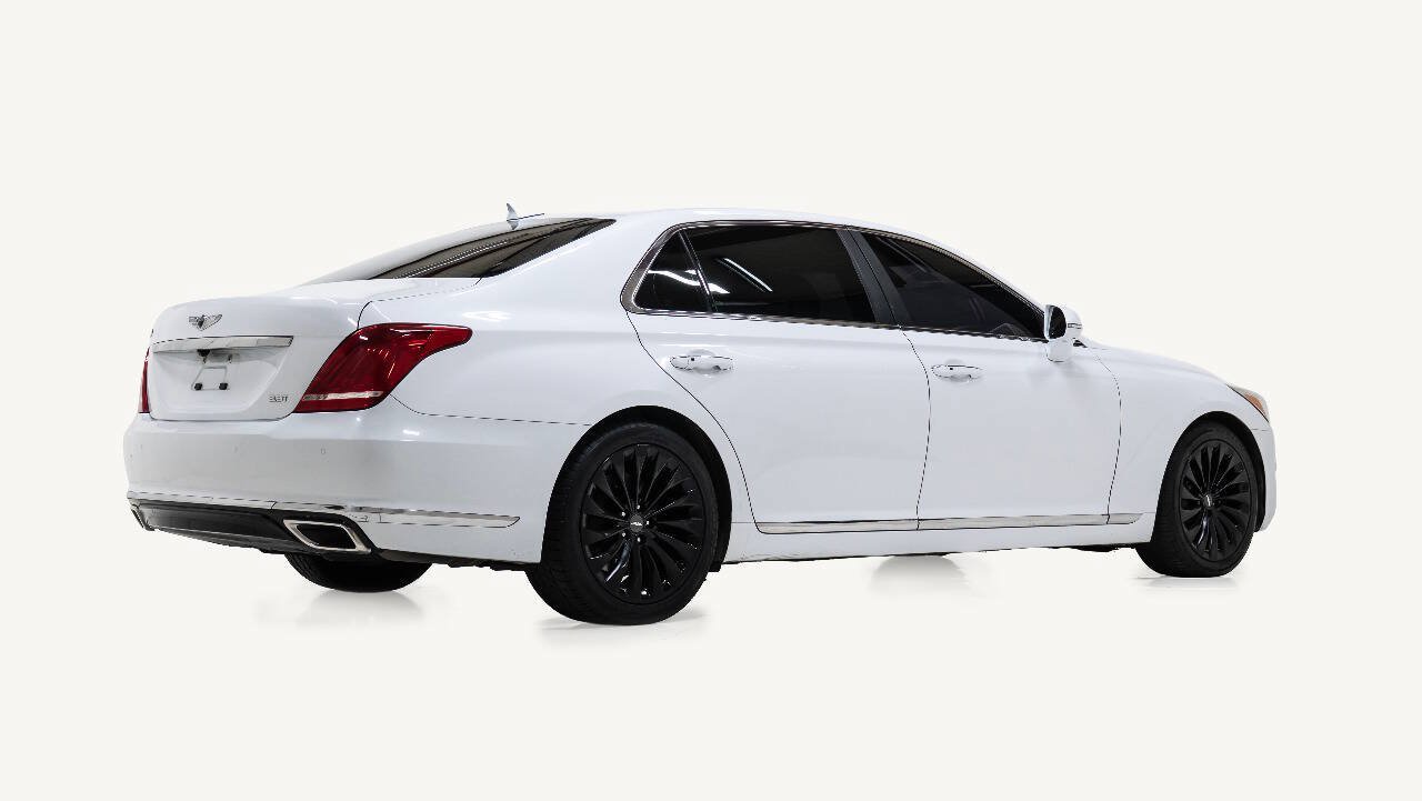 Used 2017 Genesis G90 3.3T Premium RWD image 2