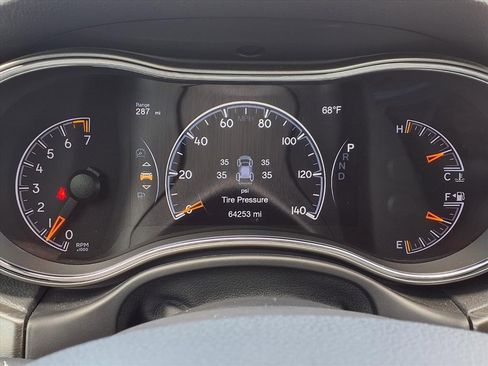 Used 2018 Jeep Grand Cherokee Laredo image 17