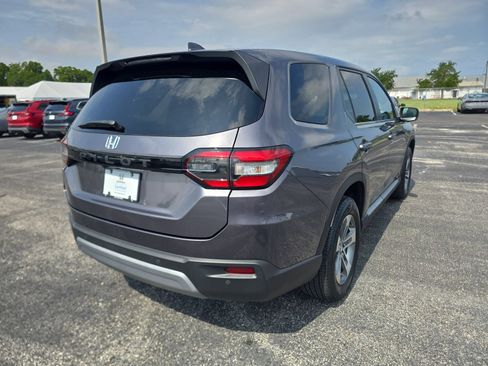 Certified 2024 Honda Pilot EX-L image 4