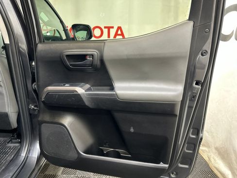 Used 2023 Toyota Tacoma SR5 w/ Black Out Package (TMS) AWD/4WD image 12