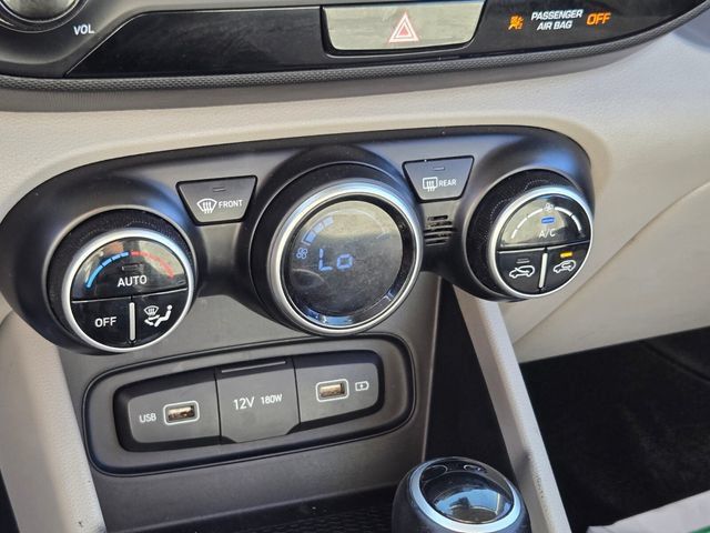 Used 2022 Hyundai Venue SEL FWD image 28