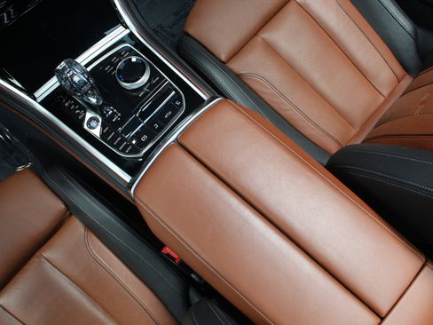 Used 2019 BMW M850i xDrive Convertible w/ M Carbon Exterior Package image 46