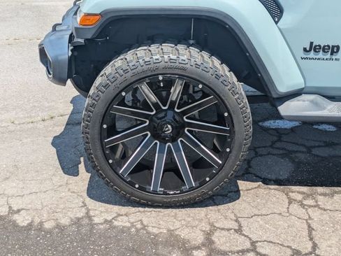 Used 2023 Jeep Wrangler Unlimited Sahara AWD/4WD image 10
