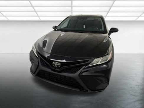 Used 2020 Toyota Camry SE w/ Audio Package image 3