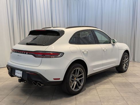 Certified 2025 Porsche Macan image 9