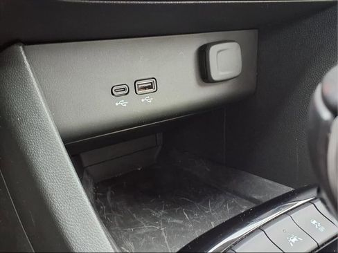 Used 2024 Buick Encore GX Preferred image 9