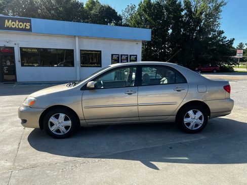 Used 2005 Toyota Corolla LE FWD image 4