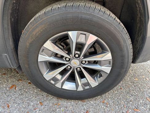 Used 2025 Chevrolet Equinox LT FWD image 25