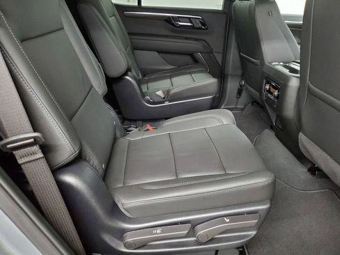 Used 2025 Chevrolet Tahoe Z71 w/ Comfort Package image 21