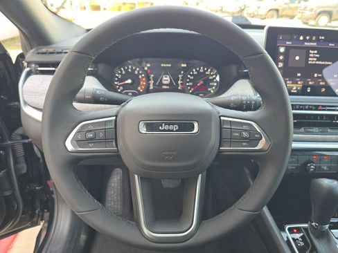 Used 2024 Jeep Compass Latitude AWD/4WD image 24