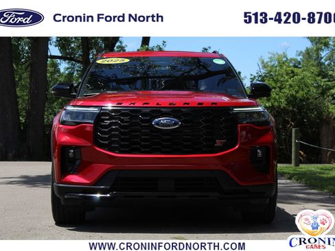 Used 2025 Ford Explorer ST w/ Sun And Sound Package AWD/4WD image 2