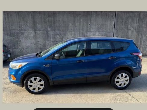 Used 2017 Ford Escape S image 3