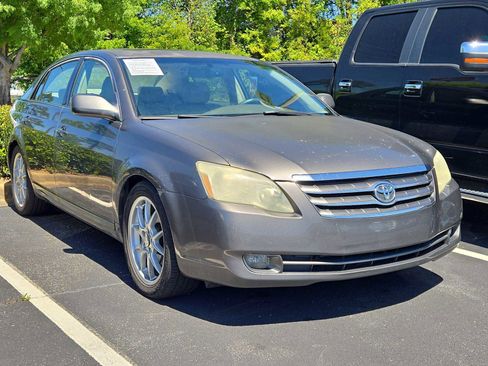 Used 2006 Toyota Avalon XLS image 1