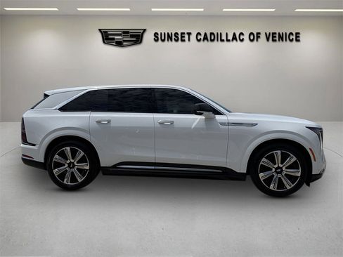 New 2025 Cadillac Escalade IQ Luxury 1 AWD/4WD image 2