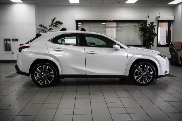 Certified 2025 Lexus UX 300h FWD w/ Accessory Package (Z2) image 5
