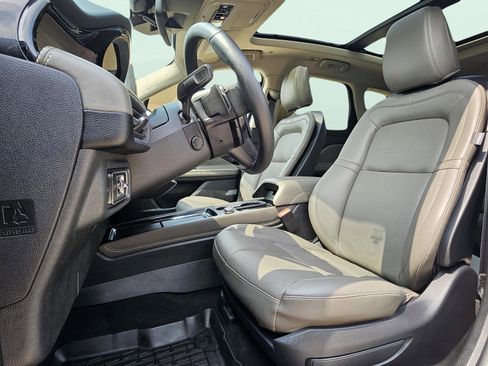 New 2025 Lincoln Corsair Reserve w/ Jet Appearance Package image 13