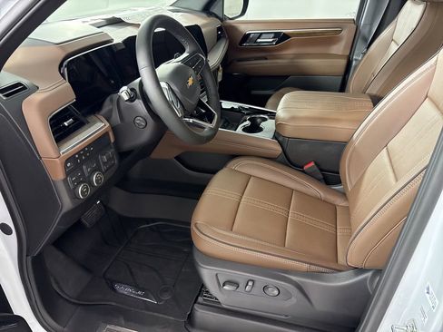 New 2026 Chevrolet Tahoe High Country w/ LPO, Illumination Package AWD/4WD image 30