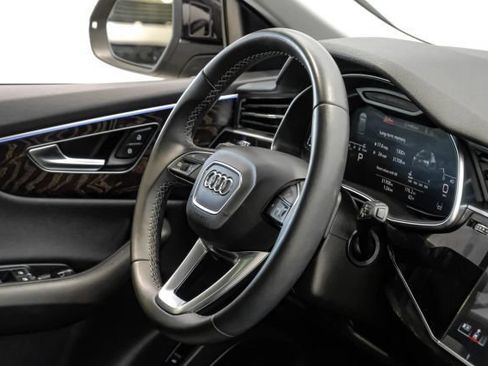 Used 2022 Audi Q8 Premium Plus w/ Premium Plus Package AWD/4WD image 21