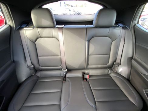 Used 2025 Buick Envista Sport Touring image 38