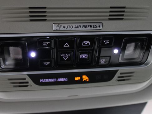 Used 2025 Lincoln Nautilus Reserve AWD/4WD image 16