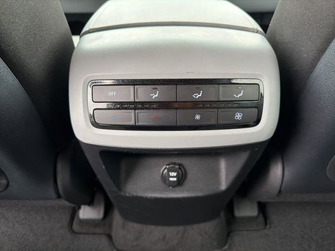 Used 2023 Hyundai Palisade SE image 27