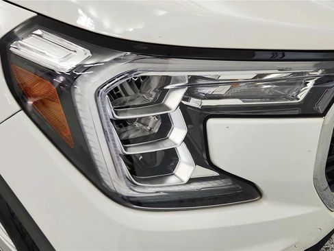 Used 2023 GMC Terrain SLE AWD/4WD image 15