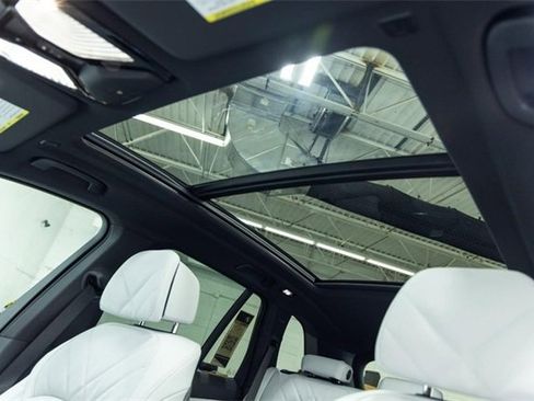 New 2026 BMW X5 xDrive50e image 19