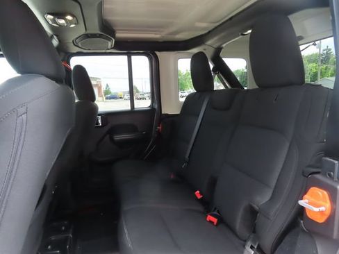 Used 2019 Jeep Wrangler Unlimited Sport S AWD/4WD image 23