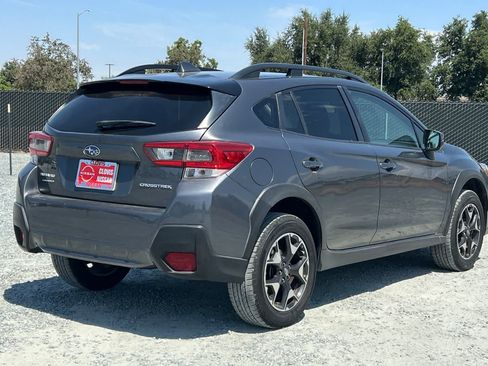 Used 2020 Subaru Crosstrek 2.0i Premium w/ Moonroof Package 2 AWD/4WD image 3