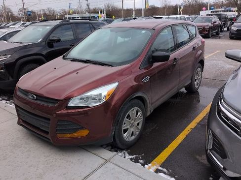 Used 2016 Ford Escape S image 2