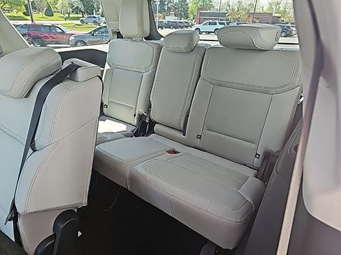 Used 2025 Ford Expedition Platinum w/ Driver's Package AWD/4WD image 15