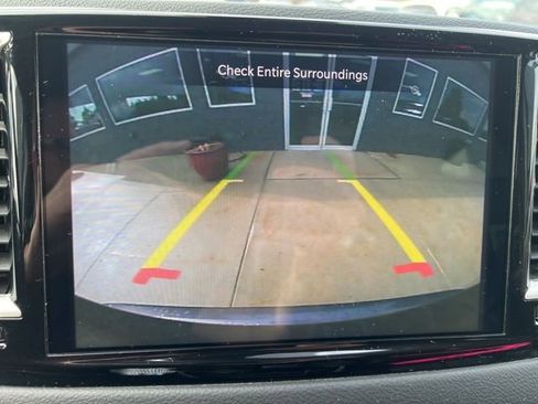 Certified 2023 Chrysler Pacifica Touring-L image 27