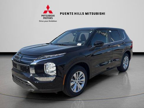 New 2026 Mitsubishi Outlander ES image 1