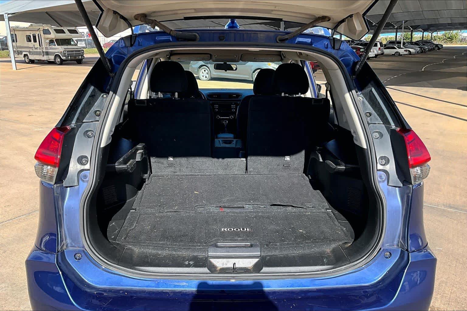 Used 2017 Nissan Rogue SV AWD/4WD image 26