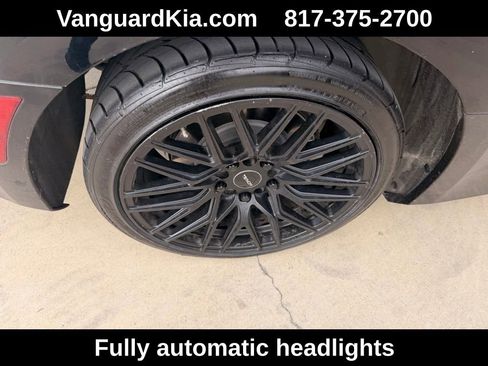 Used 2020 Chevrolet Camaro LT w/ Technology Package image 10