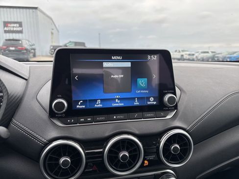 Used 2024 Nissan Sentra SV image 30