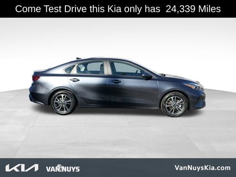 Used 2023 Kia Forte LXS image 2