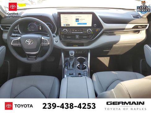 Used 2024 Toyota Highlander Limited image 18