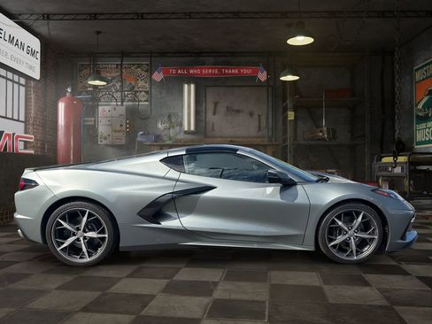 Certified 2022 Chevrolet Corvette Stingray Preferred Cpe RWD image 4