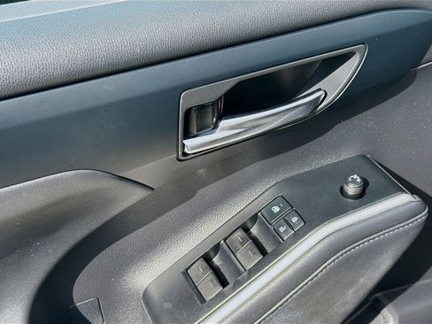 Used 2020 Toyota Highlander XLE image 17