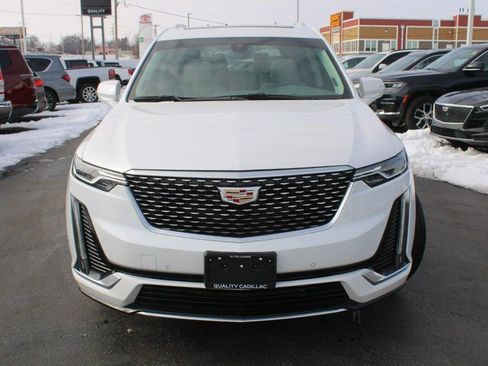 Used 2024 Cadillac XT6 Premium Luxury AWD/4WD image 16