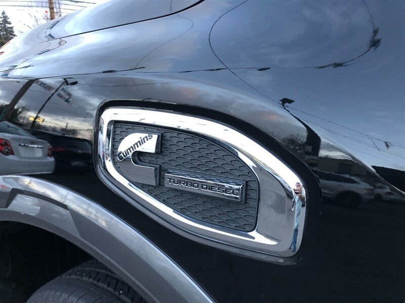Used 2017 Nissan Titan PRO-4X AWD/4WD image 9
