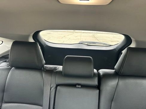 Used 2022 Toyota Venza LE AWD/4WD image 32